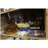 Image 2 : SHELF LOT OF COLLECTABLES
