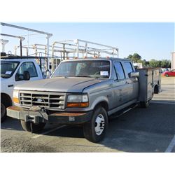 1996 FORD F350 XL SERVICE TRUCK VIN/SN:1FTJW35H6TEB83074 CREW CAB, V8 GAS ENGINE, A/T, KNAPHEIDE SER
