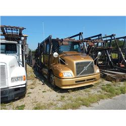 1999 VOLVO VNL64T CAR CARRIER TRUCK VIN/SN:4VG7DBCJ3XN771754 T/A, 475HP CAT 3406E ENGINE, 9 SPD TRAN