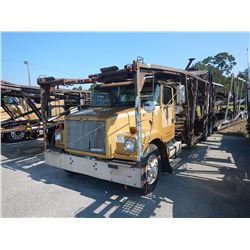 1993 VOLVO/WHITEGMC WAH64 CAR CARRIER TRUCK VIN/SN:4V2PCBRE2PN668473 T/A, DETROIT DIESEL ENGINE, 7 S