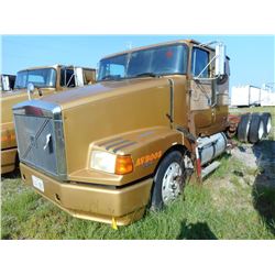 1996 VOLVO WIA64T CAR CARRIER TRUCK VIN/SN:4V5WDBCHXTN727164 T/A, CAT DIESEL ENGINE, 10 SPEED TRANS,