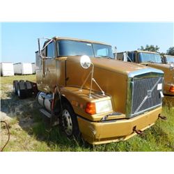 1998 VOLVO WIA64T CAR CARRIER TRUCK VIN/SN:4VHWDBGH6WN448563 T/A, CAT DIESEL ENGINE, 10 SPEED TRANS,