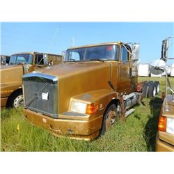 1998 VOLVO WIA64T CAR CARRIER TRUCK VIN/SN:4VHWDBGH4WN748609 T/A, CAT DIESEL ENGINE, 10 SPEED TRANS,