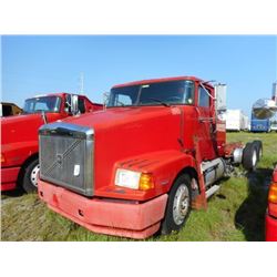 1998 VOLVO WIA64T CAB & CHASSIS TRUCK VIN/SN:4VHWDBGH5WN748621 T/A, 425 HP VOLVO D12 ENGINE, 10 SPEE