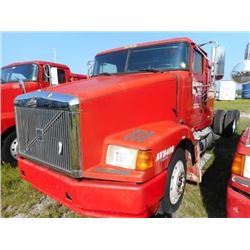1998 VOLVO WIA64T CAB & CHASSIS TRUCK VIN/SN:4VHWDBGH9WN748573 T/A, 425 HP VOLVO D12 ENGINE, 10 SPEE