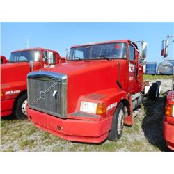 1998 VOLVO WIA64T CAB & CHASSIS TRUCK VIN/SN:4VHWDBGH4WN748593 T/A, 425 HP VOLVO D12 ENGINE, 10 SPEE