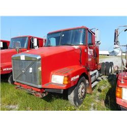 1998 VOLVO WIA64T CAR CARRIER TRUCK VIN/SN:4VHWDBGH2WN748088 T/A, 425 HP VOLVO D12 ENGINE, 10 SPEED 