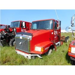 1998 VOLVO WIA64T CAR CARRIER TRUCK VIN/SN:4VHWDBGH2WN748592 T/A, 425 HP VOLVO D12 ENGINE, 10 SPEED 