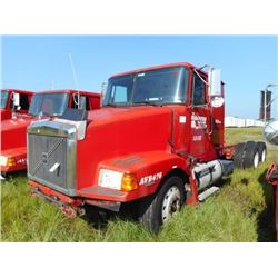 1998 VOLVO WIA64T CAR CARRIER TRUCK VIN/SN:4VHWDBGH0WN748557 T/A, 425 HP VOLVO D12 ENGINE, 10 SPEED 