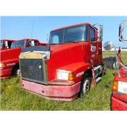 1998 VOLVO WIA64T CAB & CHASSIS TRUCK VIN/SN:4VHWDBGH8WN748578 T/A, 425 HP VOLVO D12 ENGINE, 10 SPEE
