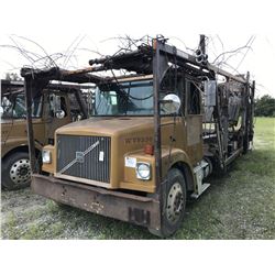 1996 VOLVO WAH64 CAR CARRIER TRUCK VIN/SN:4V5PCBPF5TR726612 T/A, CUMMINS M11-370E ENGINE, 10 SPEED T