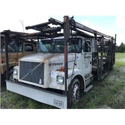 2000 VOLVO WAH64 CAR CARRIER TRUCK VIN/SN:4V5PC2UG4YN240191 T/A CUMMINS ISM-400 ENGINE, 10 SPEED TRA