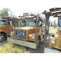 1996 VOLVO WAH64 CAR CARRIER TRUCK VIN/SN:4V5PCBPF9TR723213 T/A, CUMMINS M11-350E ENGINE, 10 SPEED T
