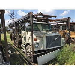 2000 VOLVO WAH64 CAR CARRIER TRUCK VIN/SN:4V5PC2UG4YN240188 T/A, 400HP CUMMINS ISM ENGINE, 10 SPD TR