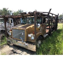 1993 VOLVO/WHITEGMC WAH CAR CARRIER TRUCK VIN/SN:4V2PCBRE6PN668461 T/A, DETROIT DIESEL ENGINE, 7 SPE