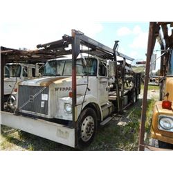 2000 VOLVO WAH64 CAR CARRIER TRUCK VIN/SN:4V5PC2UG0YN240186 T/A CUMMINS ISM-400 ENGINE, 10 SPEED TRA
