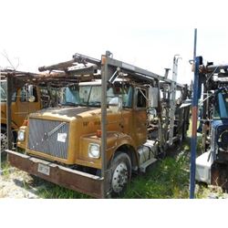 1996 VOLVO WAH64 CAR CARRIER TRUCK VIN/SN:4V5PCBPF5TR723208 T/A, CUMMINS M11-350E ENGINE, 10 SPEED T
