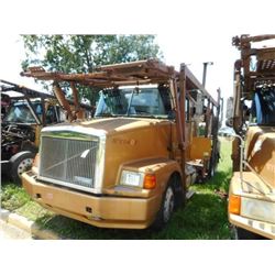 1995 VOLVO/WHITEGMC WIA64T CAR CARRIER TRUCK VIN/SN:4V2WDBRH6SN687698 T/A, DETROIT DIESEL SERIES 60 