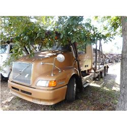 1998 VOLVO VNL64T CAR CARRIER TRUCK VIN/SN:4VG7DBCH3WN760281 T/A, CAT 3406 ENGINE, 9 SPEED TRANS, 40