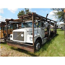 1998 VOLVO WAH64 CAR CARRIER TRUCK VIN/SN:4VHPCAPF3WN737892 T/A, 370HP CUMMINS MII ENGINE, 10 SPD TR