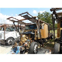 2001 PETERBILT CAR CARRIER TRUCK VIN/SN:1NP5DB9X31D558806 S/A, 475 HP CAT C-15 ENGINE, 19K REAR, 12K
