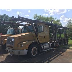 2000 FREIGHTLINER FL112 CAR CARRIER TRUCK VIN/SN:1FVXTWEB1YHG76416 T/A, CAT ENGINE, 10 SPD TRANS, 37