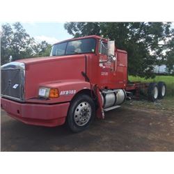 1998 VOLVO WIA64T CAB & CHASSIS TRUCK VIN/SN:4VHWDBGH9WN748606 T/A, 425 HP VOLVO D12 ENGINE, 10 SPEE