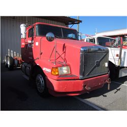 1998 VOLVO WIA64T CAB & CHASSIS TRUCK VIN/SN:4VHWDBGH6WN748594 T/A, 425 HP VOLVO D12 ENGINE, 10 SPEE