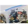 Image 3 : BAG OF JEWELLRY AND BAG OF WATCHES AND JEWELLRY
