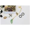 Image 3 : TRAY OF ESTATE BEADED JEWELLRY