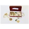 Image 1 : LOT OF GOLD TONE JWELLRY AND WATCH ETC