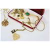 Image 2 : LOT OF GOLD TONE JWELLRY AND WATCH ETC