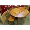 Image 2 : MAPLE TABLE + 2 LEAFS + 4 CHAIRS