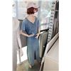 Image 1 : STANDING FEMALE MANNEQUIN ON GLASS STAND