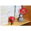 Image 2 : SHELF LOT OF HAND BLOWN GLASS MONKEY AND BEAR MOTIF