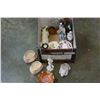 Image 1 : BOX OF COLLECTIBLE CHINA AND GLASSWARE