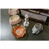 Image 2 : BOX OF COLLECTIBLE CHINA AND GLASSWARE