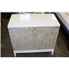Image 1 : WHITE AND TILE PATTERN CUPBOARD