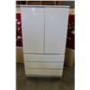 Image 1 : WHITE LAQUER WADROBE