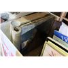 Image 3 : BOX OF ANTIQUE-ING BOOKS BIRD BOOK FRAMES AND PICTURES
