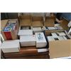 Image 1 : BOX OF SPORTS CARDS