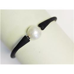 #28-FRESHWATER PEARL & STRETCHABLE BLACK