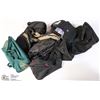 Image 1 : LARGE LOT OF CANVAS DUFFLE BAGS