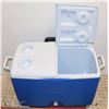 Image 1 : LARGE RUBBERMAID COOLER ROLL-A-LONG ON WHEELS