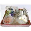 Image 1 : ESTATE BOX OF ASST COLLECTIBLE VINTAGE GLASSWARE &