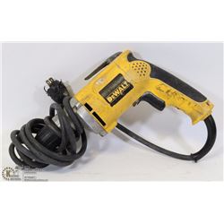 DEWALT DRYWALL SCREW GUN