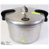 Image 1 : PRESTO 10 QUART PRESSURE COOKER