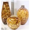 Image 1 : LOT OF 3 MATCHING VASES