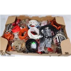 FLAT OF 30 ASSORTED LADIES/GIRLS BELTS