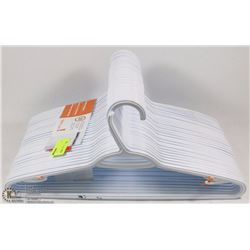 BUNDLE OF PLASTIC COAT HANGERS